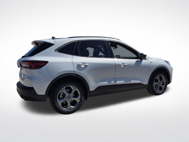 Certified 2025 Ford Escape ST-Line FWD image 9