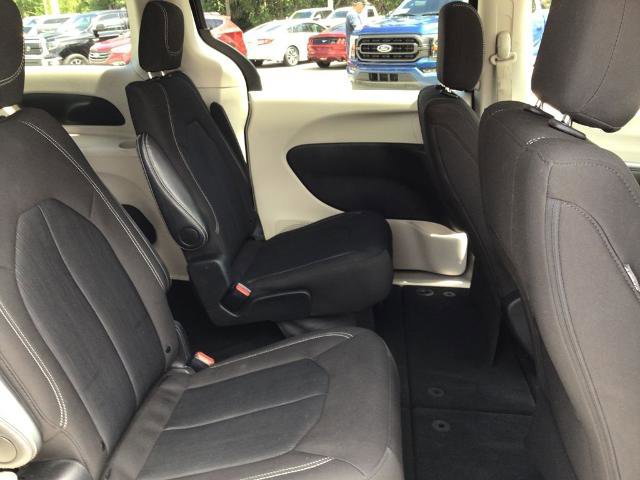 Used 2024 Chrysler Voyager LX image 28