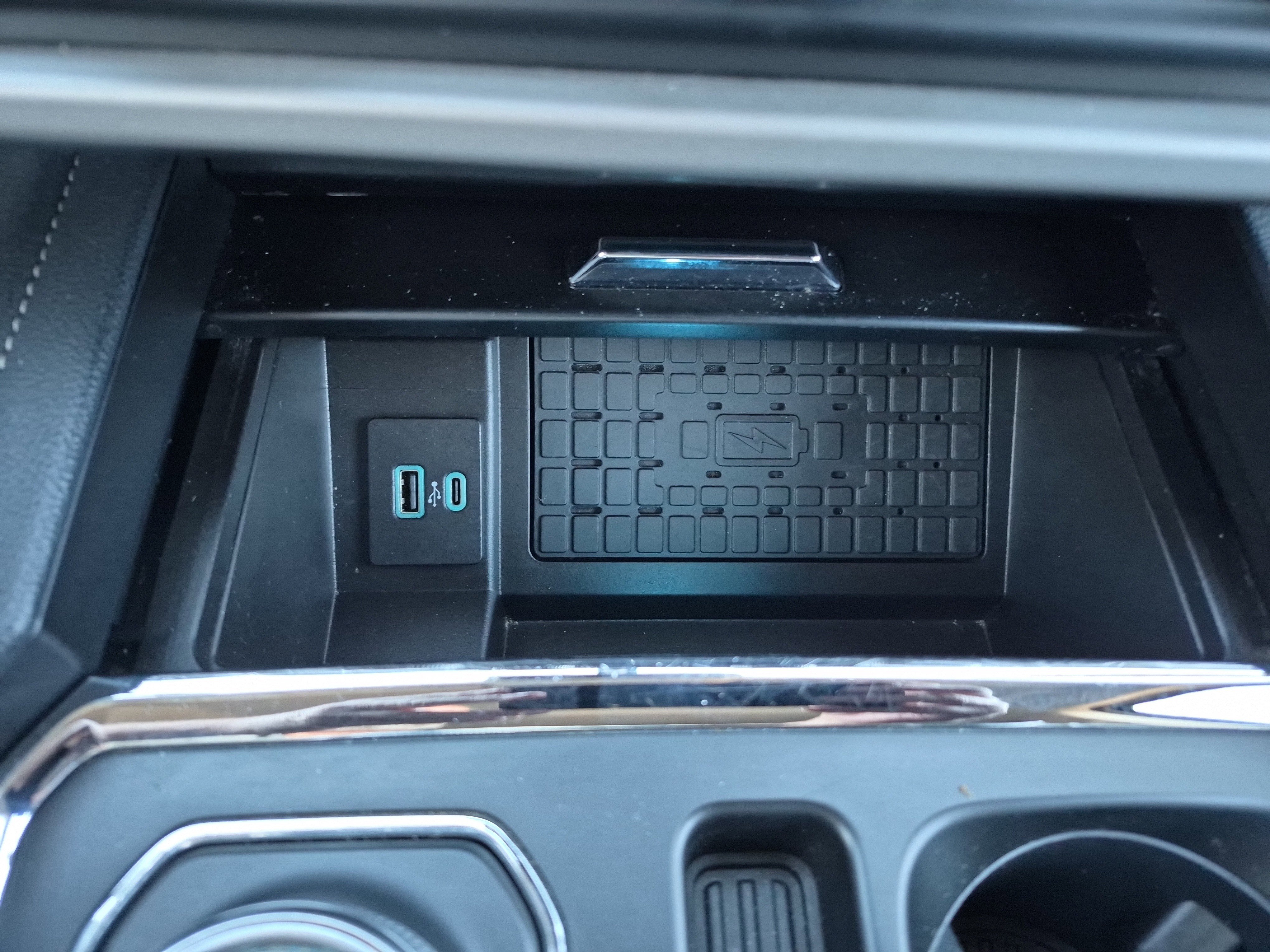 Certified 2024 Ford Expedition XLT image 30