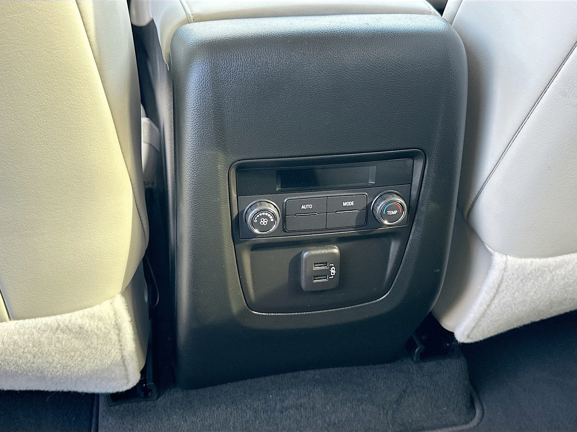 Used 2024 Buick Enclave Essence image 23