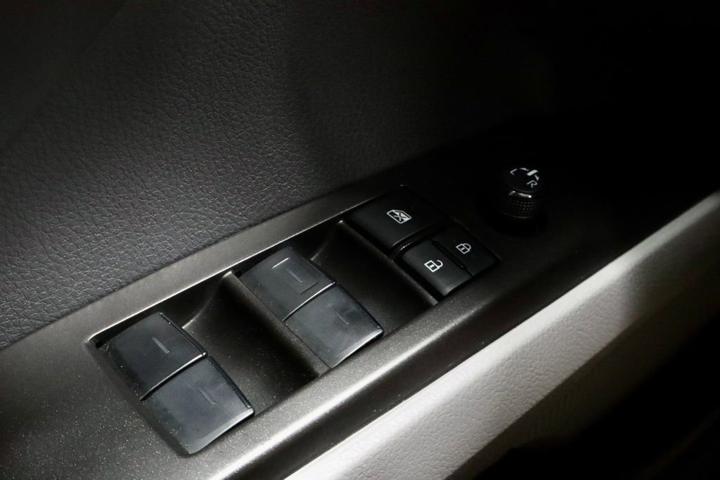 Used 2024 Toyota Camry SE FWD image 25