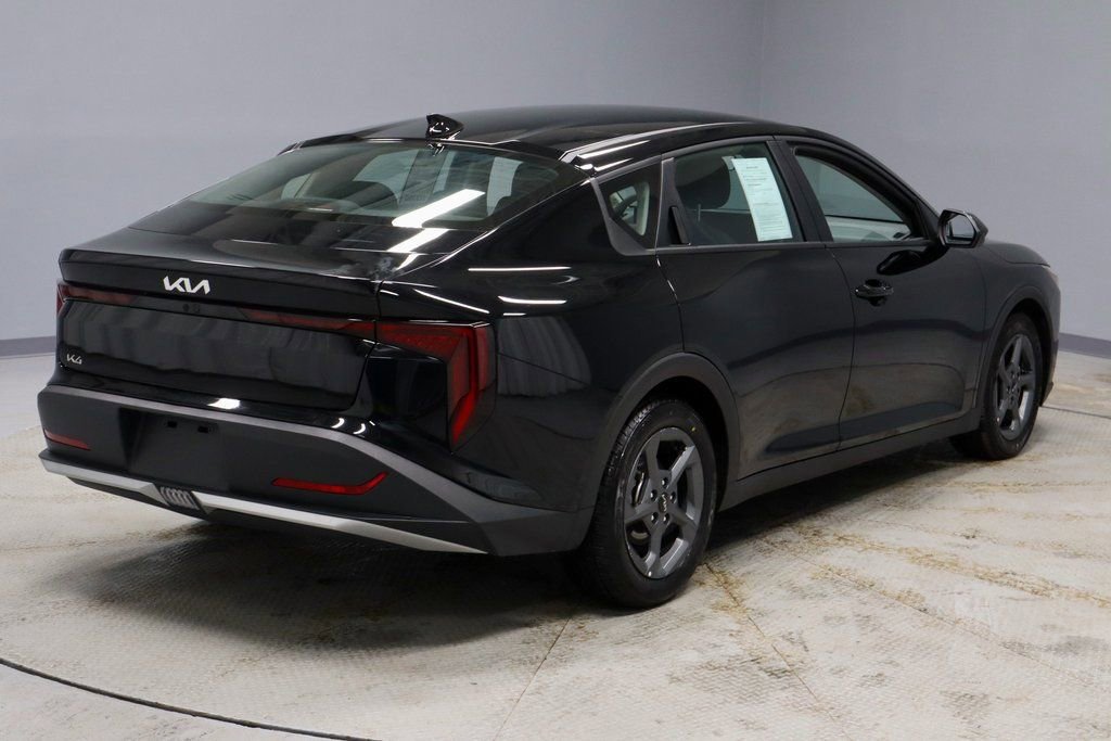Used 2025 Kia K4 LXS image 5