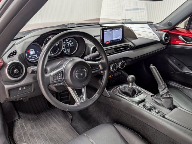 Used 2022 MAZDA MX-5 Miata RF Grand Touring RWD image 3