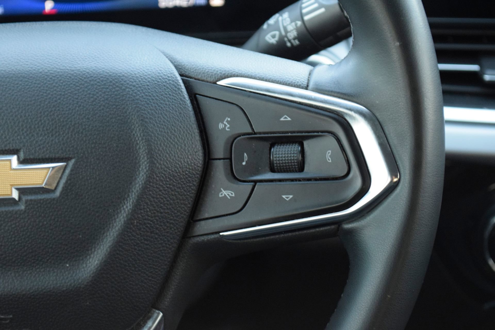 Used 2024 Chevrolet Trax LT w/ Sunroof Package image 10