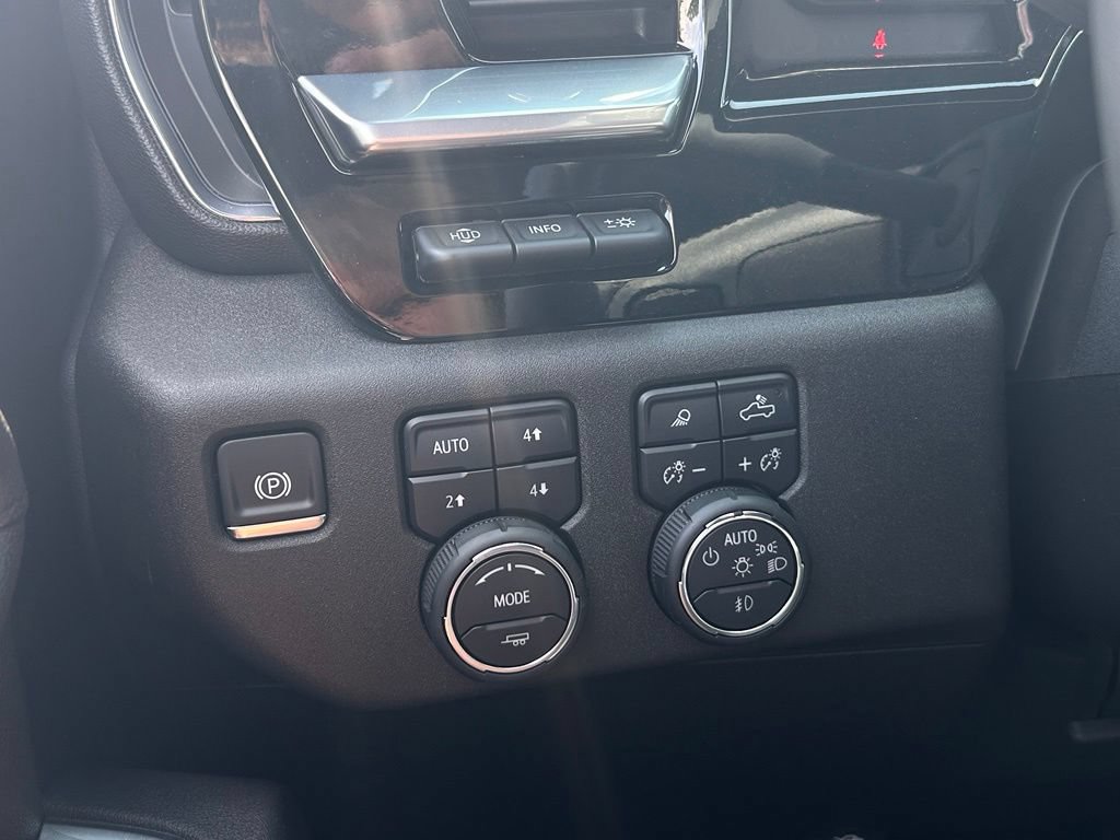 Used 2025 Chevrolet Silverado 2500 High Country w/ High Country Premium Package AWD/4WD image 27