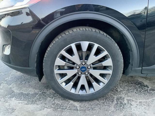 Certified 2022 Ford Escape Titanium w/ Class II Trailer Tow Package image 10