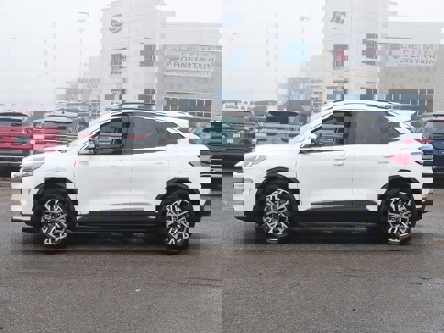 Certified 2022 Ford Escape SEL w/ Technology Package image 2