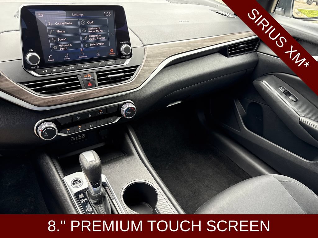 Used 2025 Nissan Altima 2.5 SV FWD image 12