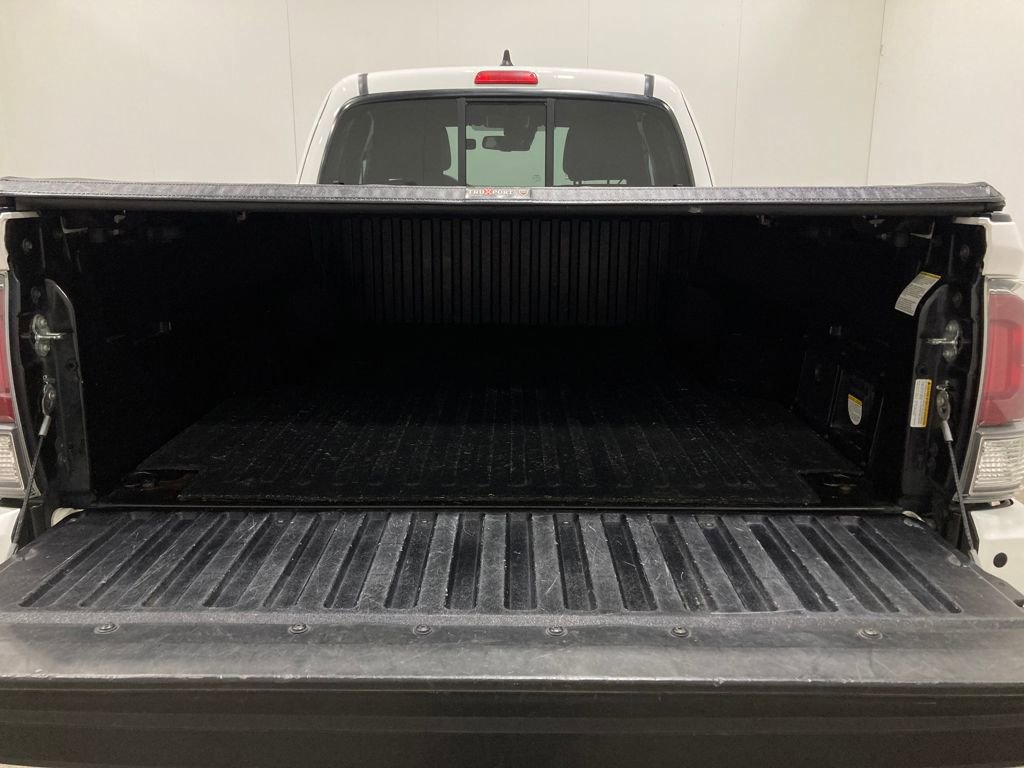 Used 2022 Toyota Tacoma TRD Off-Road image 9