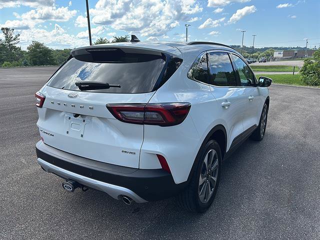 Certified 2025 Ford Escape Platinum w/ Class II Trailer Tow Package AWD/4WD image 4
