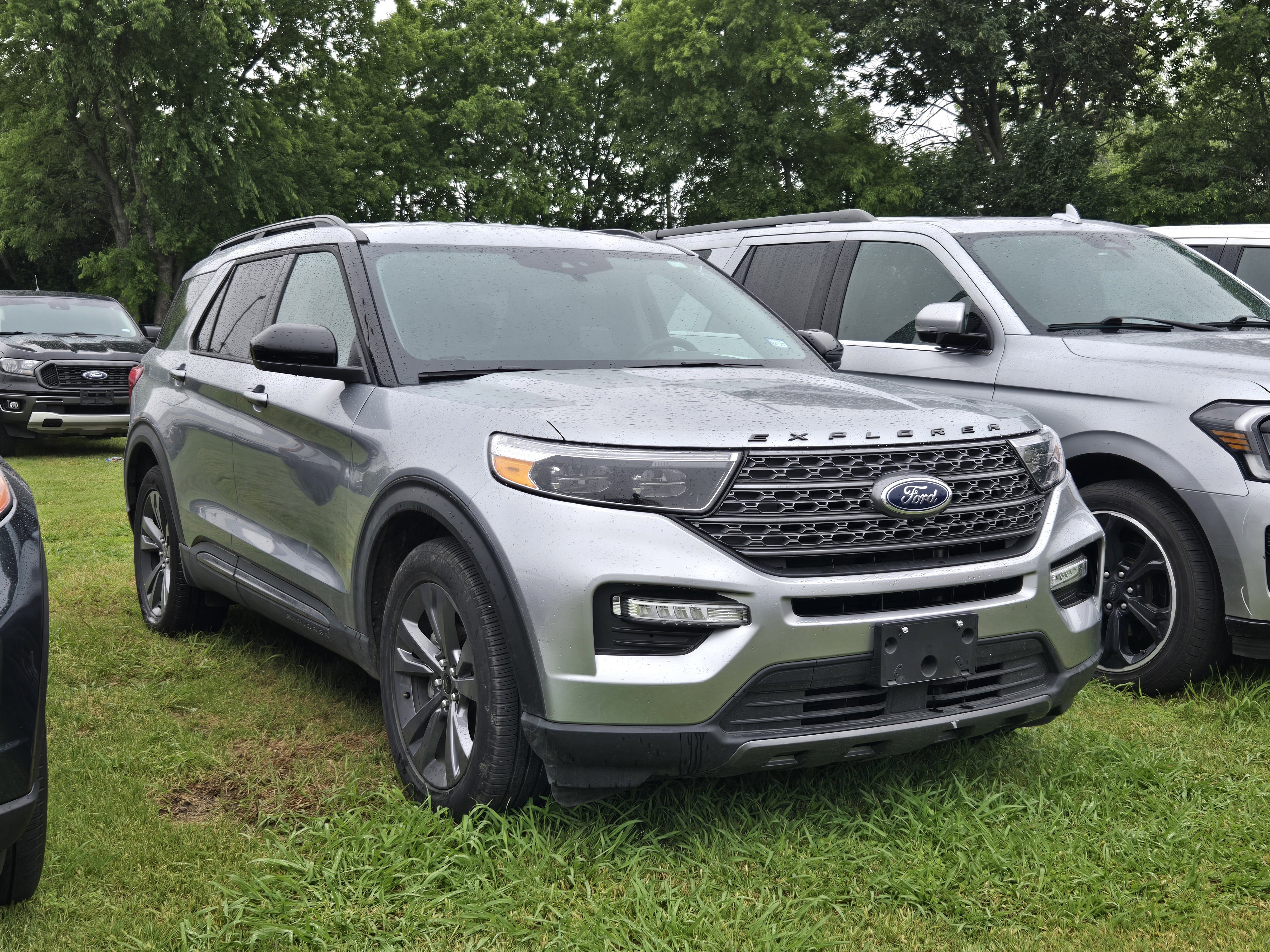 Certified 2023 Ford Explorer XLT w/ Equipment Group 202A RWD image 1