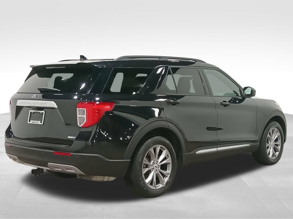 Certified 2020 Ford Explorer XLT w/ Equipment Group 202A AWD/4WD image 3