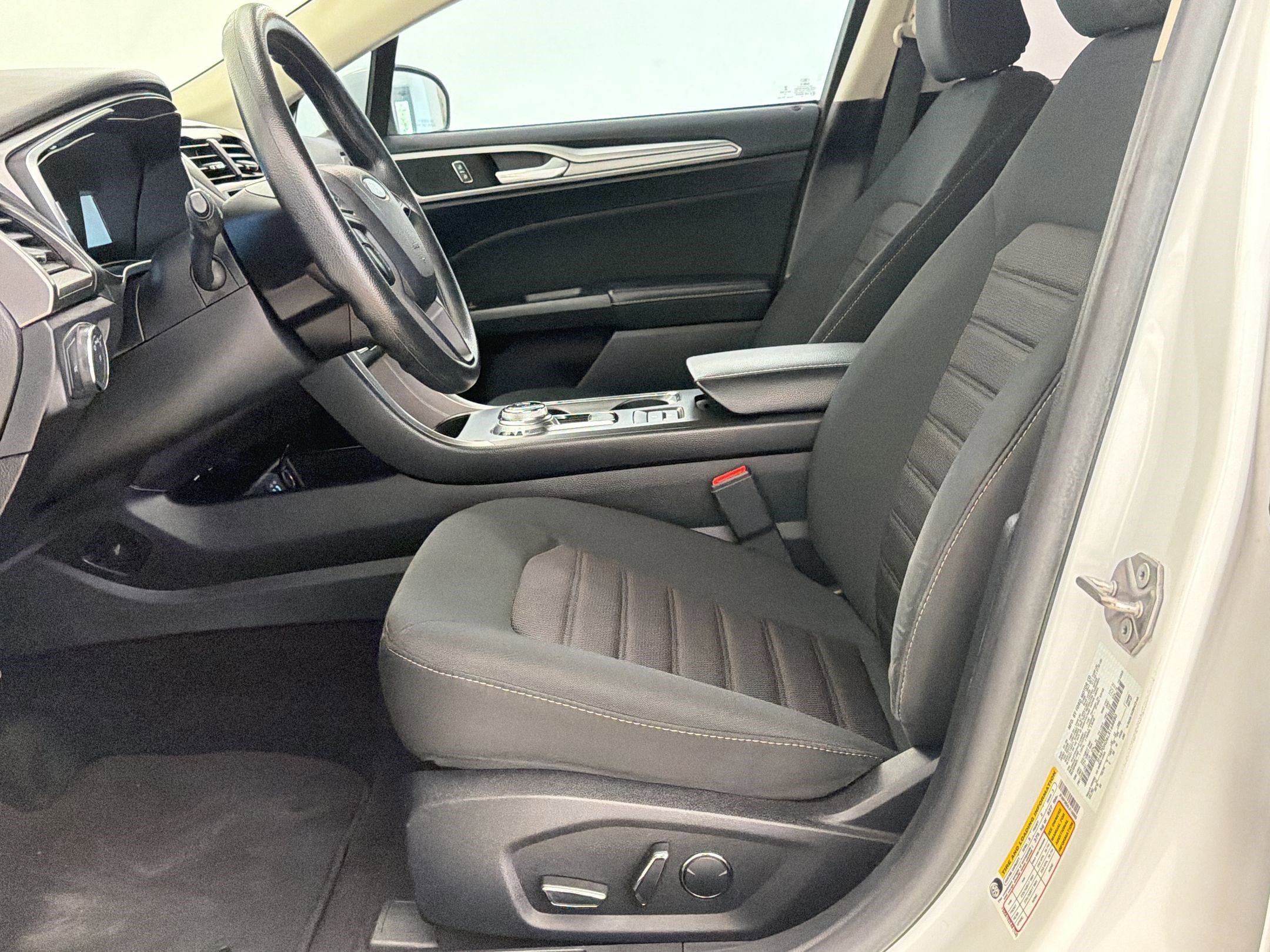 Certified 2020 Ford Fusion SE image 10