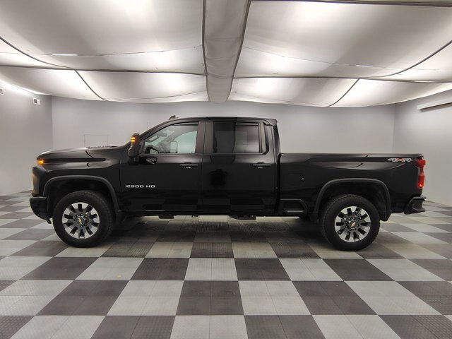 Used 2024 Chevrolet Silverado 2500 Custom w/ Custom Value Package AWD/4WD image 4
