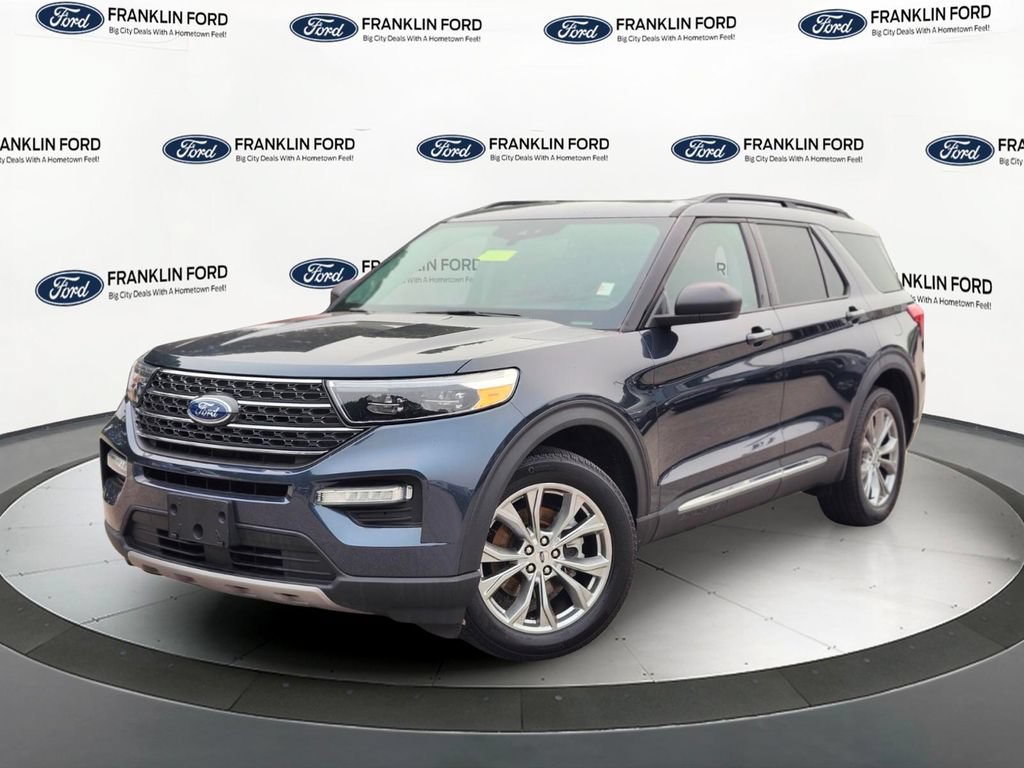 Certified 2023 Ford Explorer XLT w/ Equipment Group 202A AWD/4WD image 1