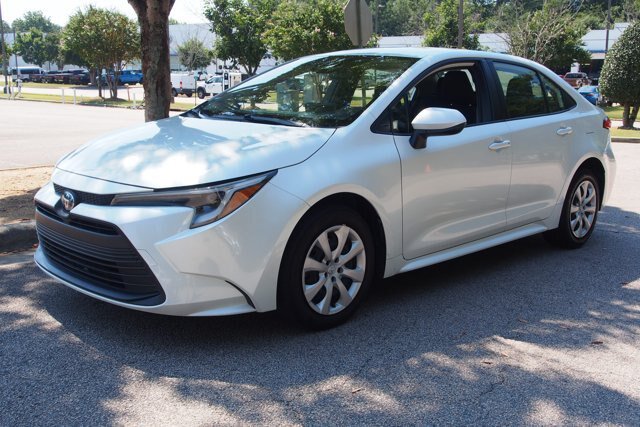Used 2024 Toyota Corolla LE FWD image 3