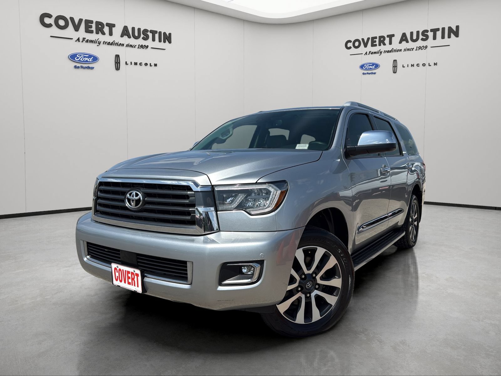 Used 2021 Toyota Sequoia Limited w/ Safety & Convenience Package AWD/4WD image 2