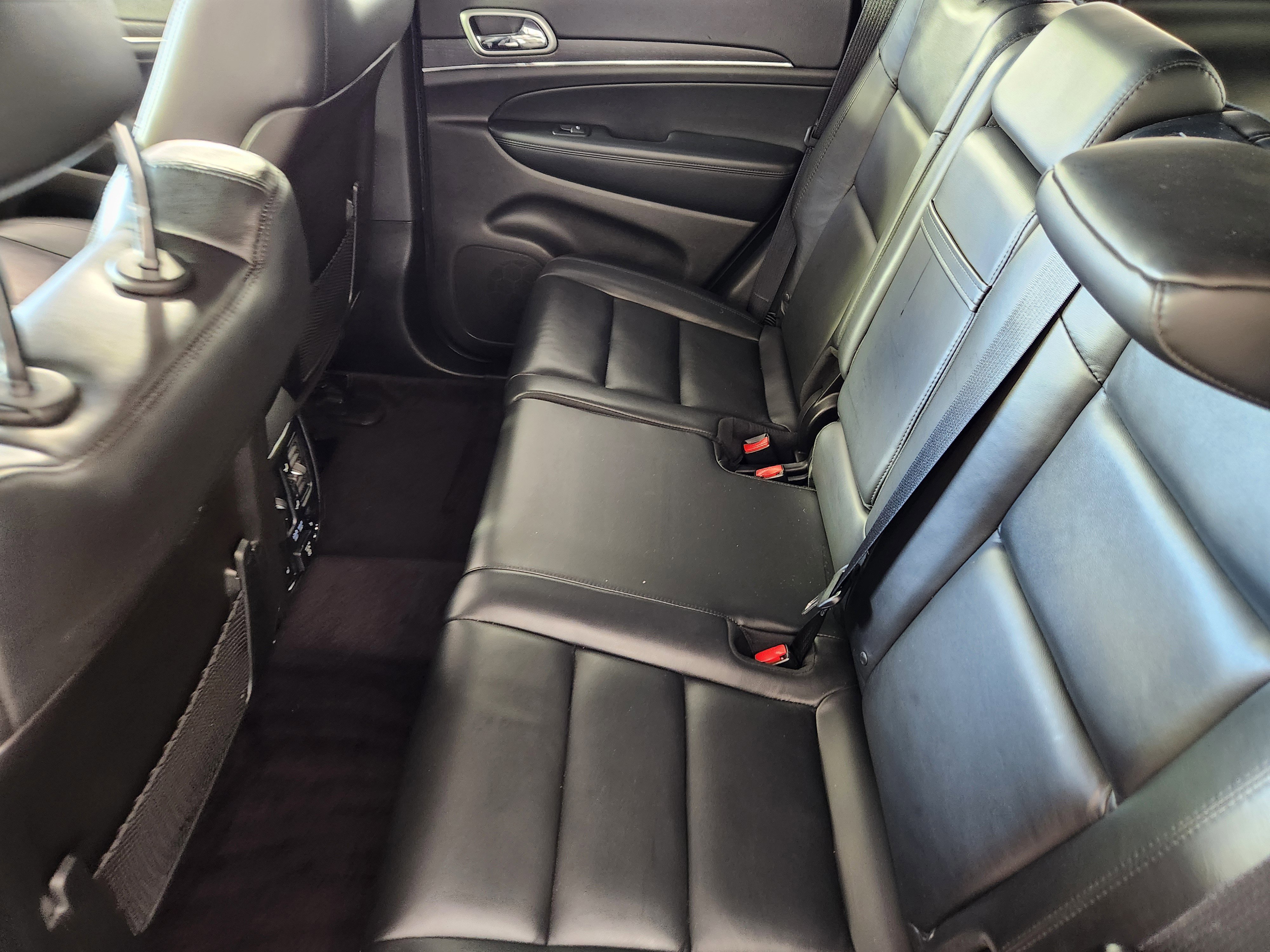 Used 2018 Jeep Grand Cherokee Limited image 14