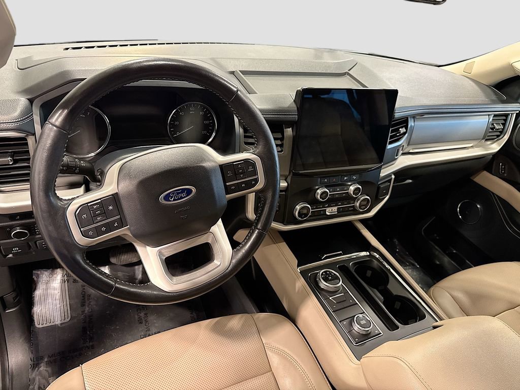 Certified 2024 Ford Expedition Max XLT image 9
