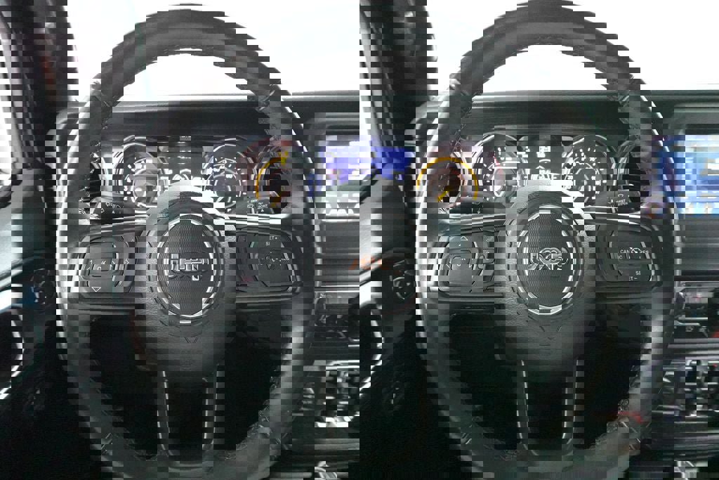 Used 2022 Jeep Gladiator Sport image 12