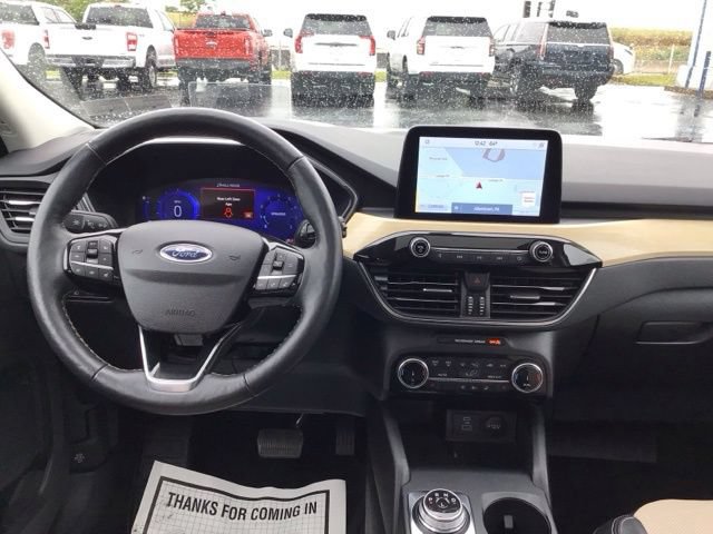 Certified 2022 Ford Escape Titanium w/ Titanium Elite Package AWD/4WD image 9