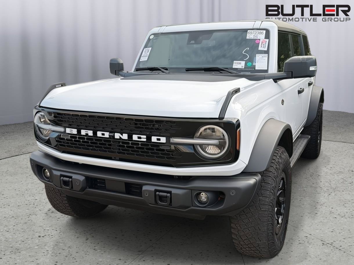 Certified 2023 Ford Bronco Wildtrak AWD/4WD image 3