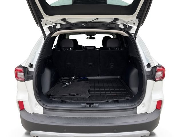 Certified 2025 Ford Escape SE FWD image 18