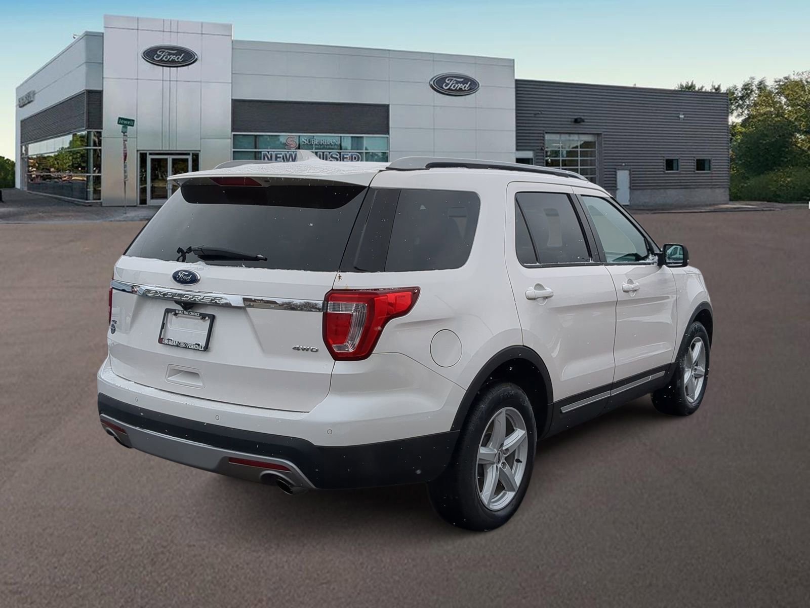 Certified 2017 Ford Explorer XLT w/ Equipment Group 202A image 11