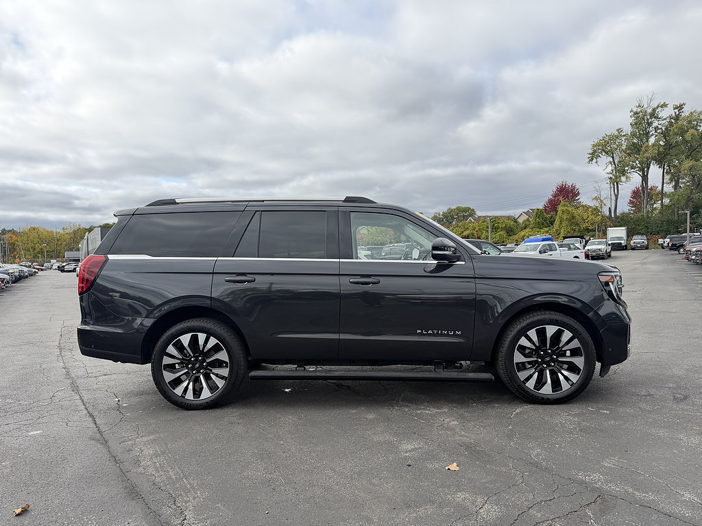 Certified 2025 Ford Expedition Platinum w/ Driver's Package AWD/4WD image 8
