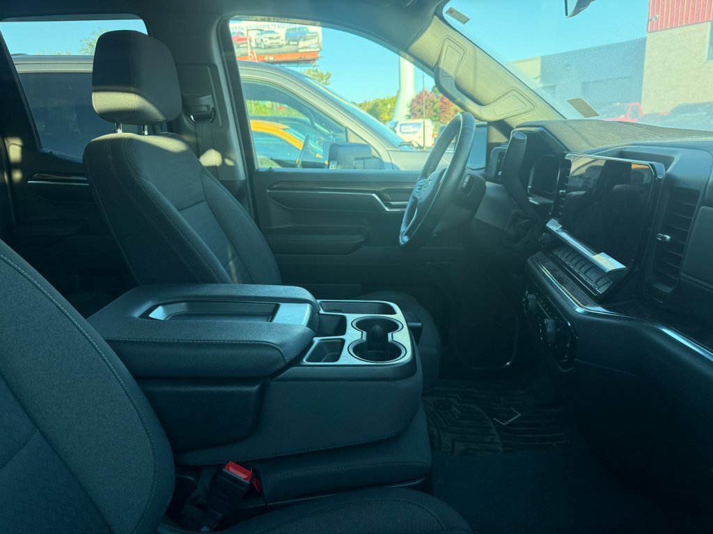 Used 2023 Chevrolet Silverado 1500 LT AWD/4WD image 8
