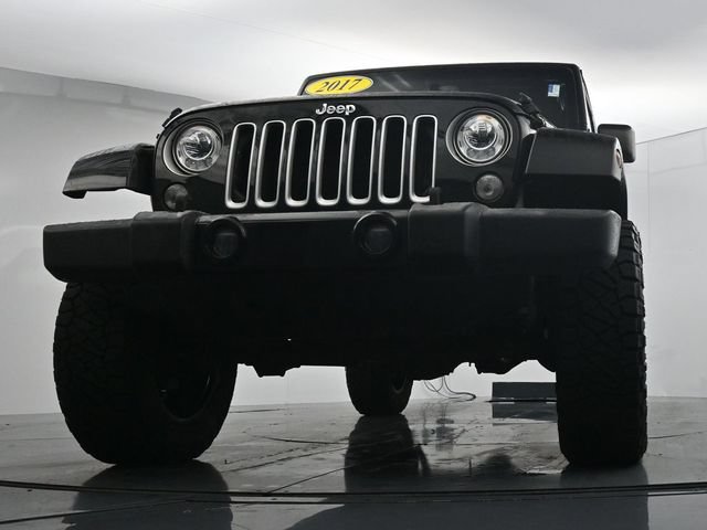 Used 2017 Jeep Wrangler Unlimited Sahara w/ Max Tow Package AWD/4WD image 28