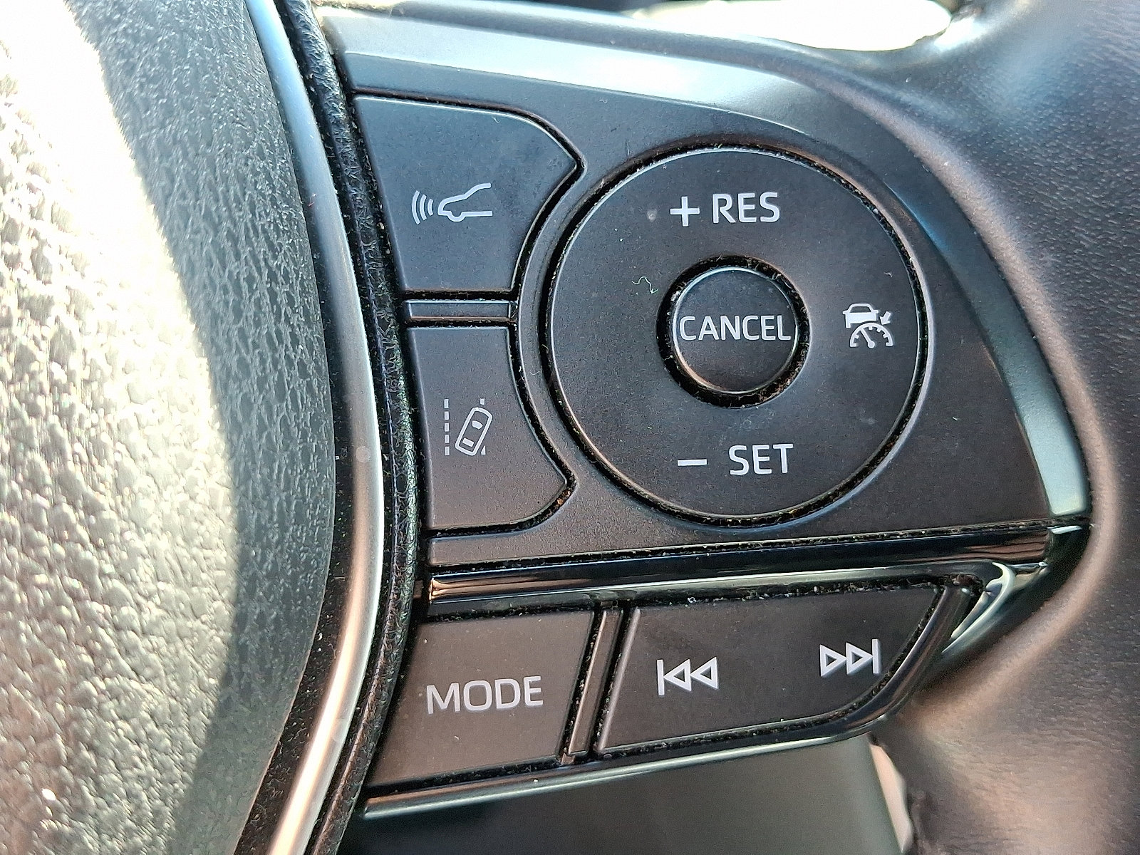 Used 2021 Toyota Venza XLE image 34