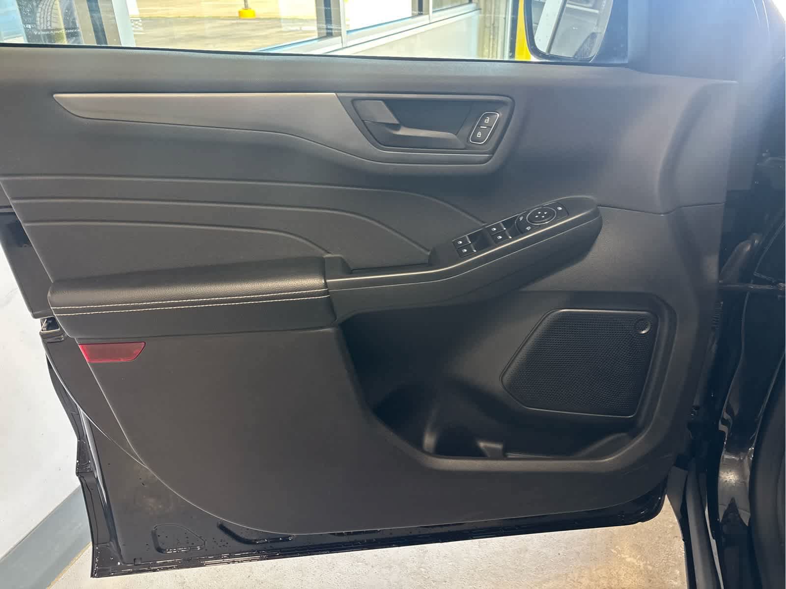 Certified 2023 Ford Escape Active AWD/4WD image 27