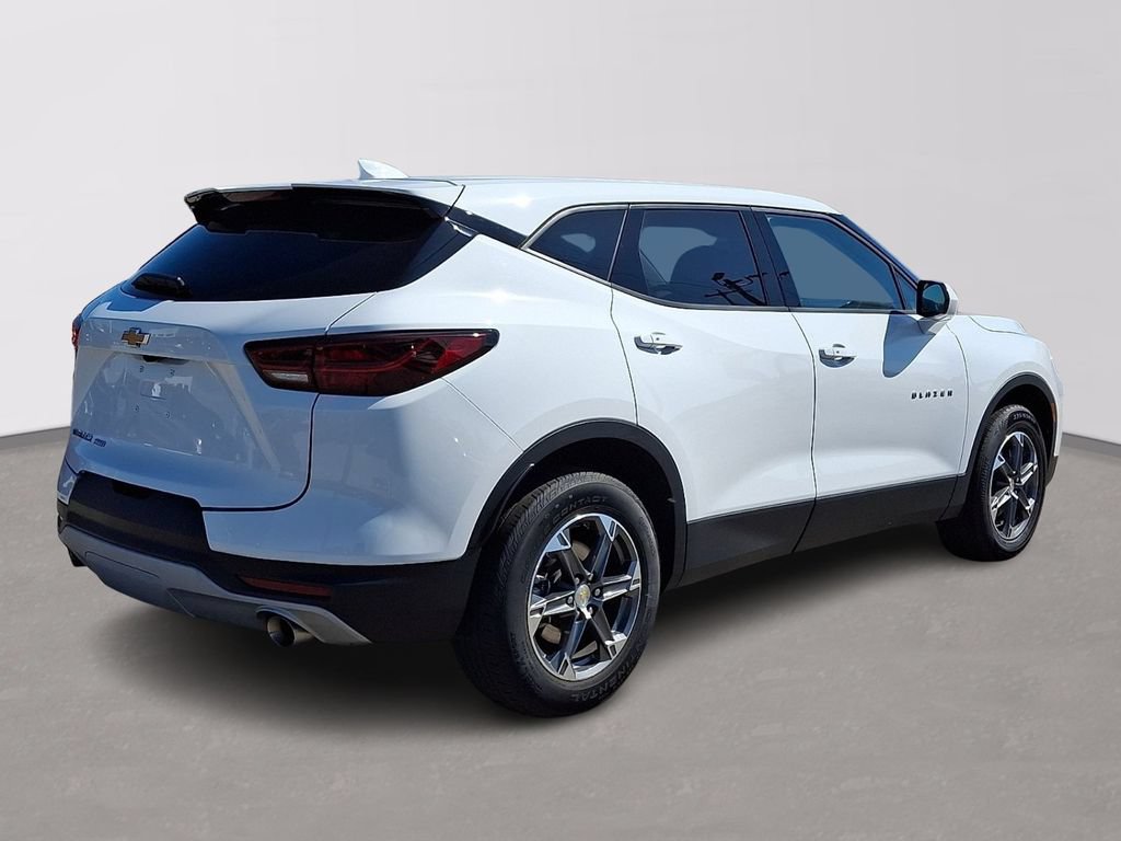 Used 2025 Chevrolet Blazer LT AWD/4WD image 6