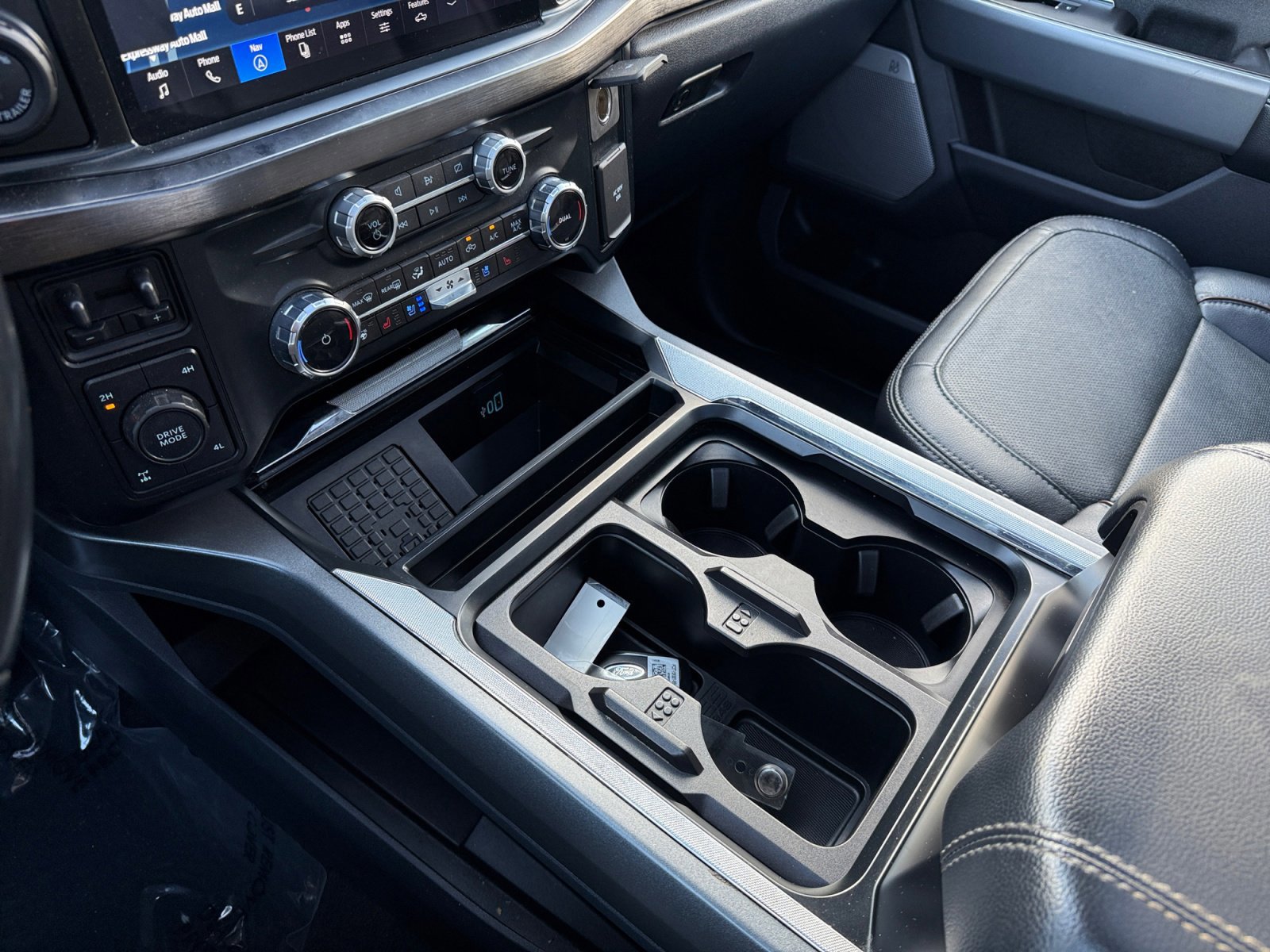 Certified 2023 Ford F250 Lariat w/ Lariat Ultimate Package image 13