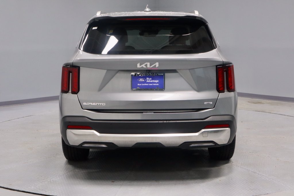 Used 2025 Kia Sorento EX AWD/4WD image 10