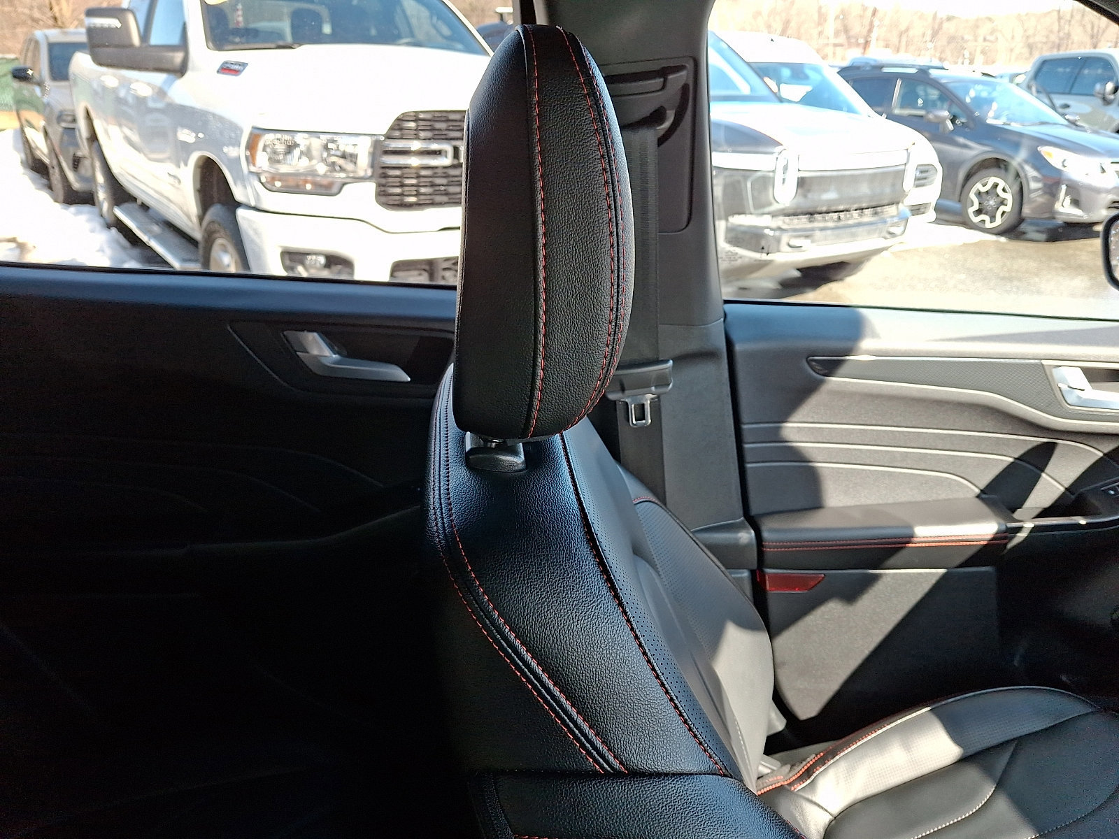 Certified 2025 Ford Escape ST-Line Elite w/ Premium Technology Package AWD/4WD image 13