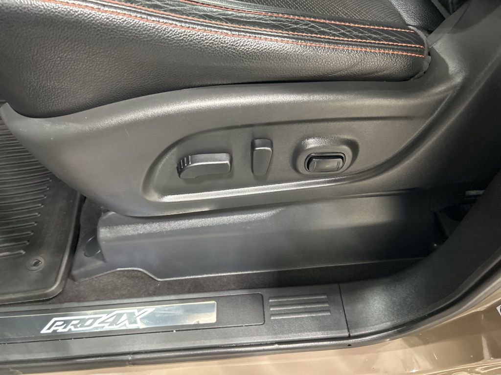 Used 2021 Nissan Titan PRO-4X w/ Pro-4x Convenience Package image 11