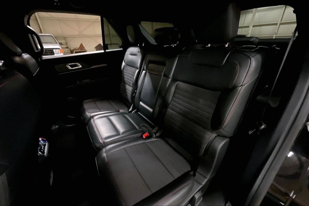 Certified 2025 Ford Explorer ST-Line w/ ST-Line Street Pack AWD/4WD image 24