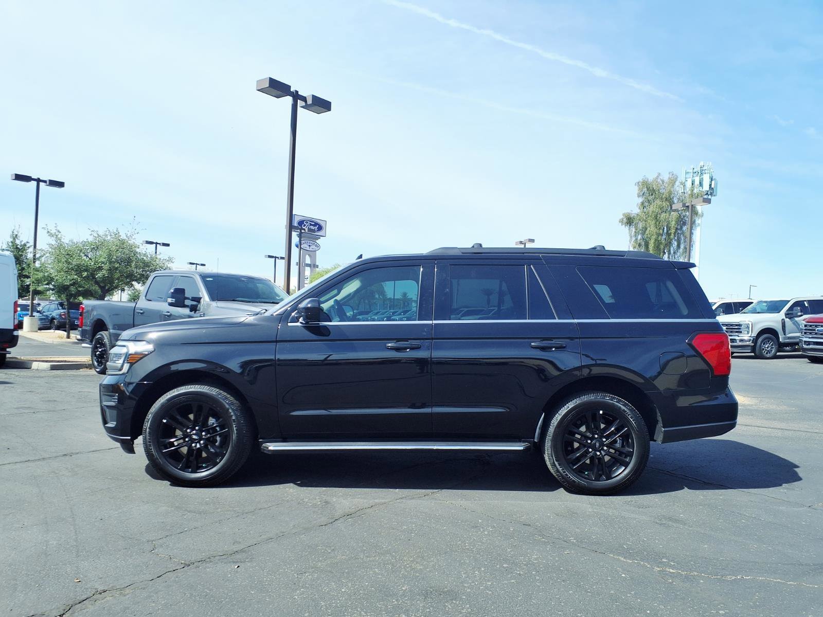 Certified 2023 Ford Expedition XLT RWD image 3