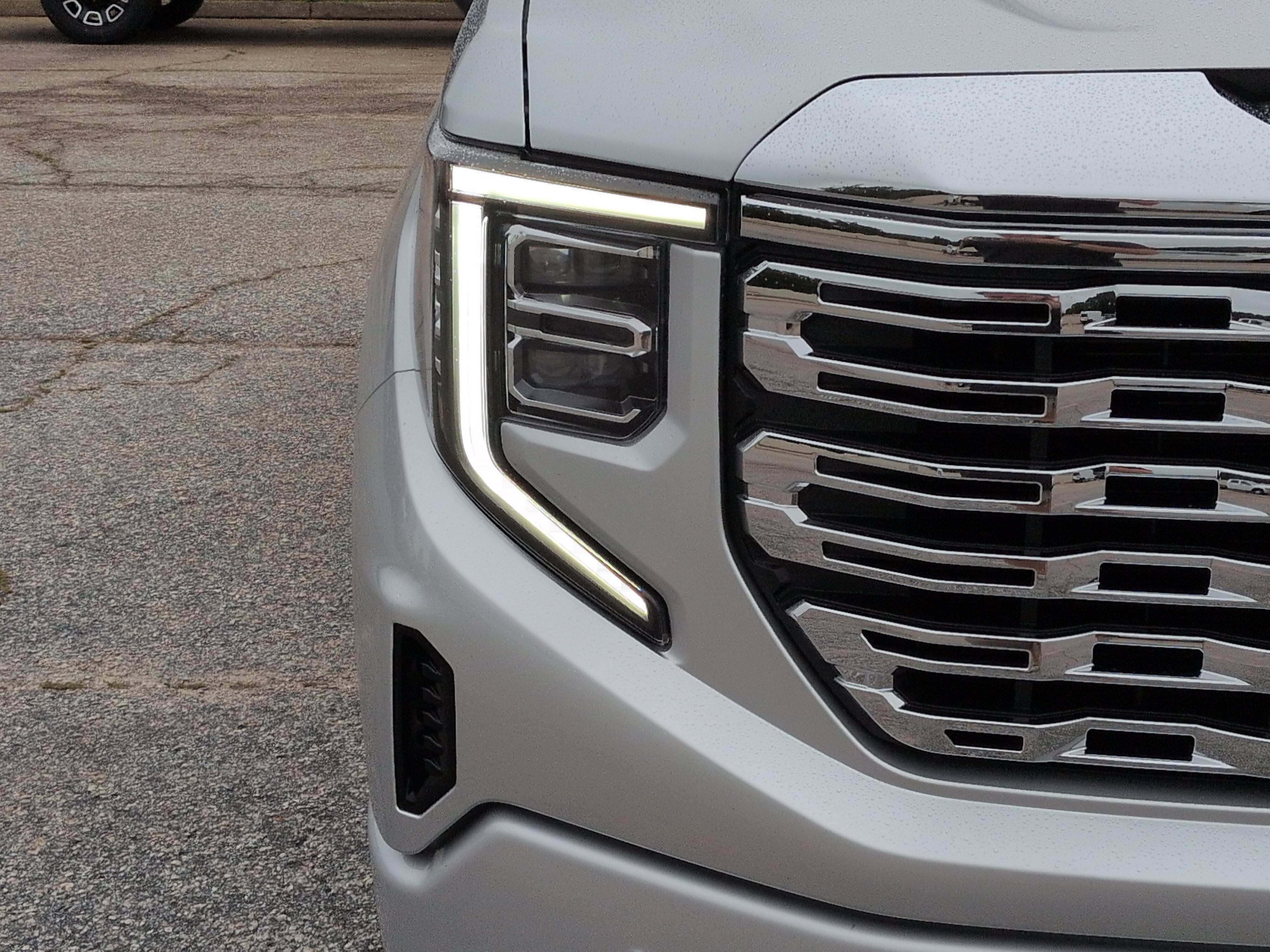 Used 2022 GMC Sierra 1500 Denali AWD/4WD image 8