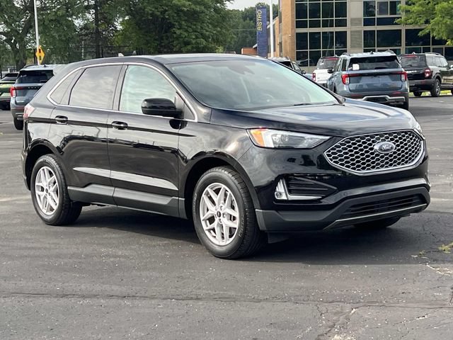 Certified 2023 Ford Edge SEL w/ Convenience Package AWD/4WD image 7
