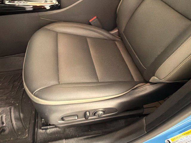 Used 2025 Chevrolet Trax ACTIV w/ Sunroof Package FWD image 19