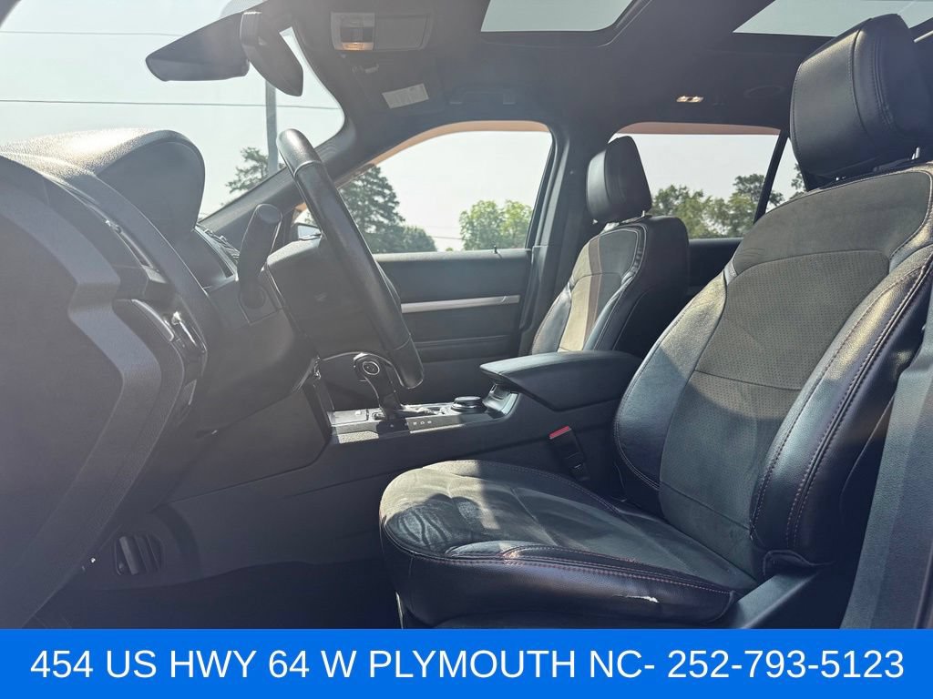 Certified 2018 Ford Explorer XLT w/ Equipment Group 202A AWD/4WD image 9
