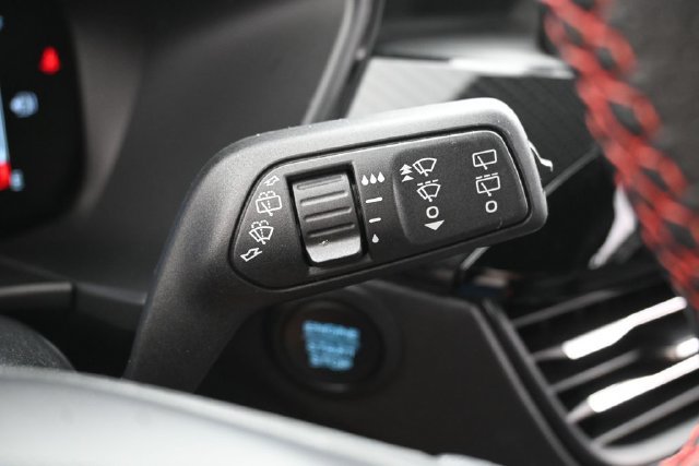 Certified 2025 Ford Escape ST-Line FWD image 18