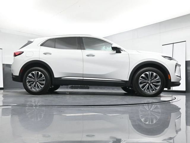 Used 2025 Buick Envision Preferred AWD/4WD image 33