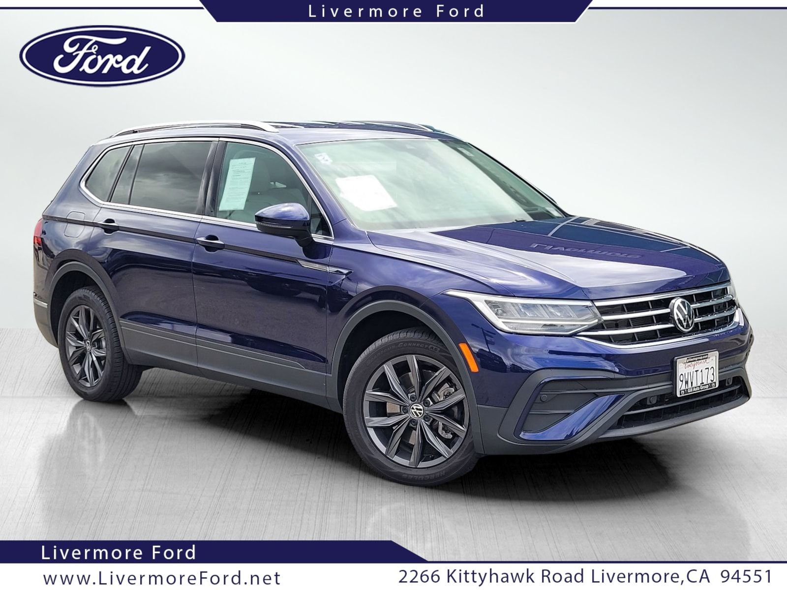 Used 2022 Volkswagen Tiguan SE FWD image 1