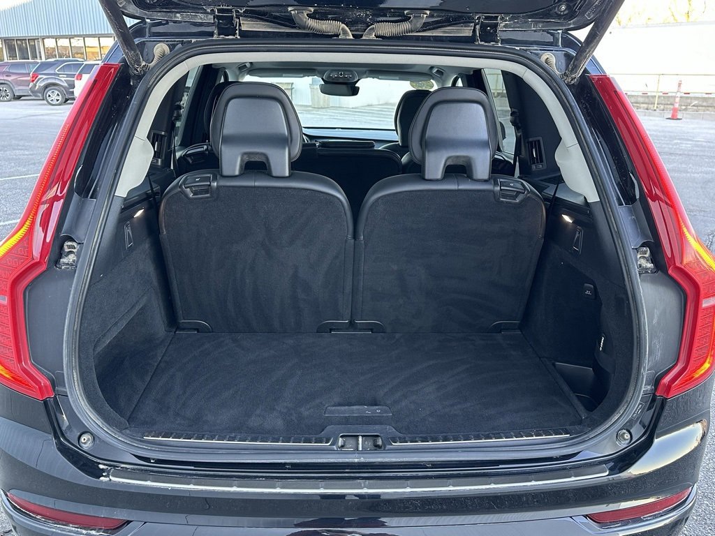 Used 2023 Volvo XC90 B5 Core w/ Protection Package Premier image 17
