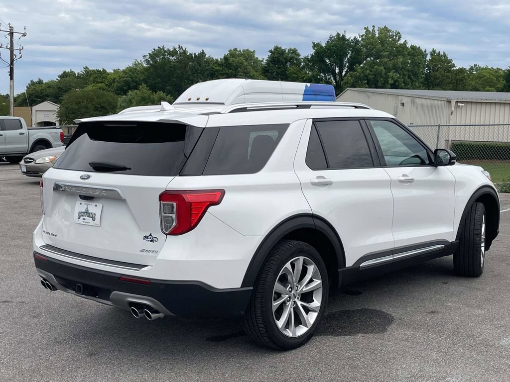 Certified 2023 Ford Explorer Platinum w/ Technology Package AWD/4WD image 3