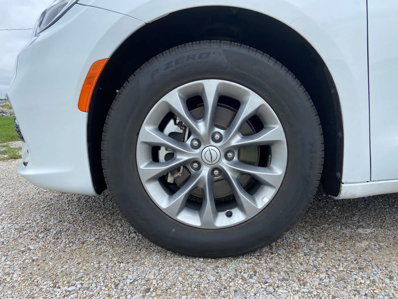 Used 2026 Chrysler Pacifica Limited FWD image 19